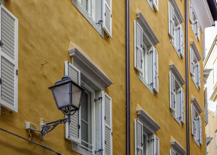 Amira Ca' Argento Premium In Center